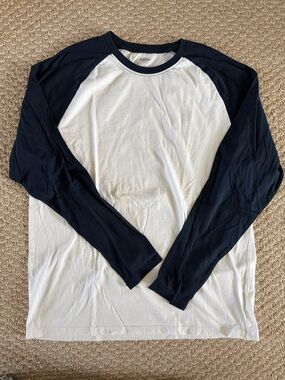 NWOT Men’s Old Navy Long Sleeve Raglan Crew - White Body with Navy Sleeves